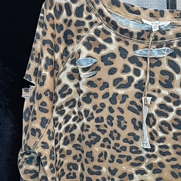 BRAND NEW!!  Anthropologie Easel Cheetah Print Distressed Top - Picture 2 of 10